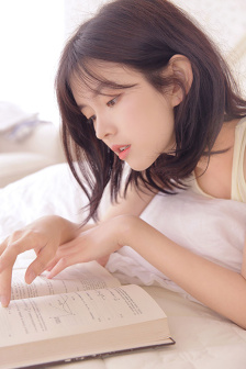 女子双手双脚被胶水粘住无法自救